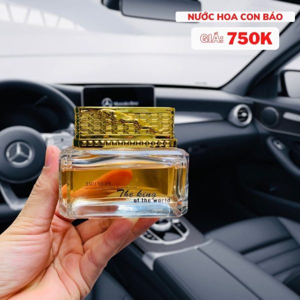 Nước Hoa Con Báo – The King Of The World Để Taplo Ô Tô