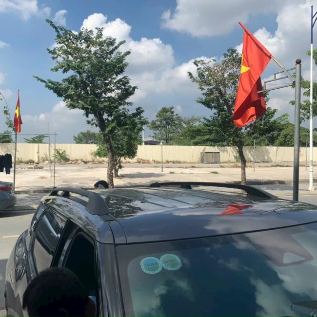 Thanh dọc giá nóc xe Vinfast VF5