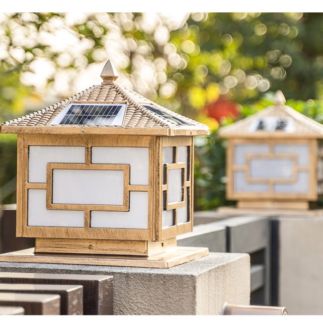 Đèn Năng Lượng Mặt Trời Trụ Cổng Có Mái (50x50cm)